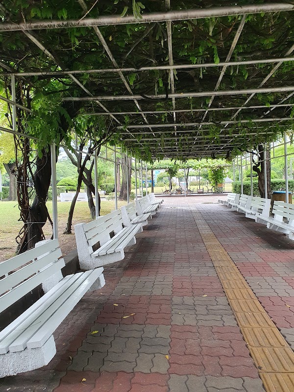 Jeongdok Public Library 4