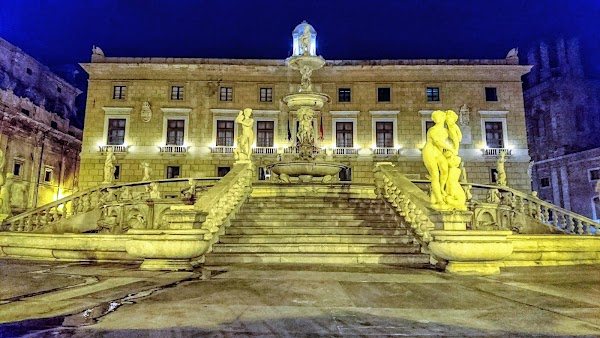 Piazza Pretoria 5