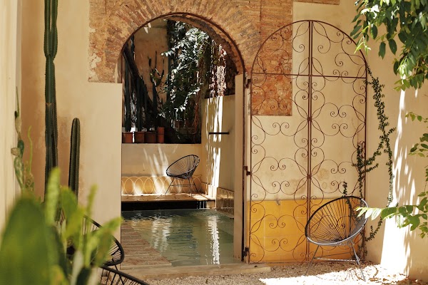 Fixie Lofts - Colonial Villa Suites with Pool 1