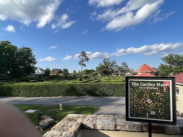 The Garden Maze at Luray Caverns 4