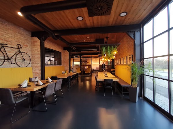 Mittelstation - Bar & Restaurant 1