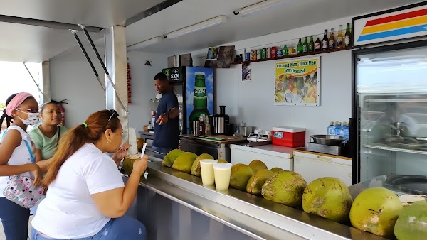 Marigot Market 3
