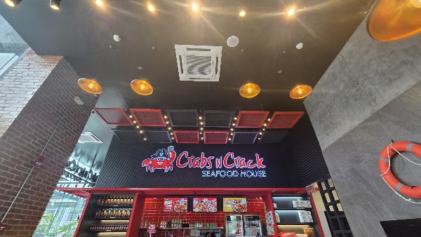 Crabs N Crack – Eton Centris QC 1