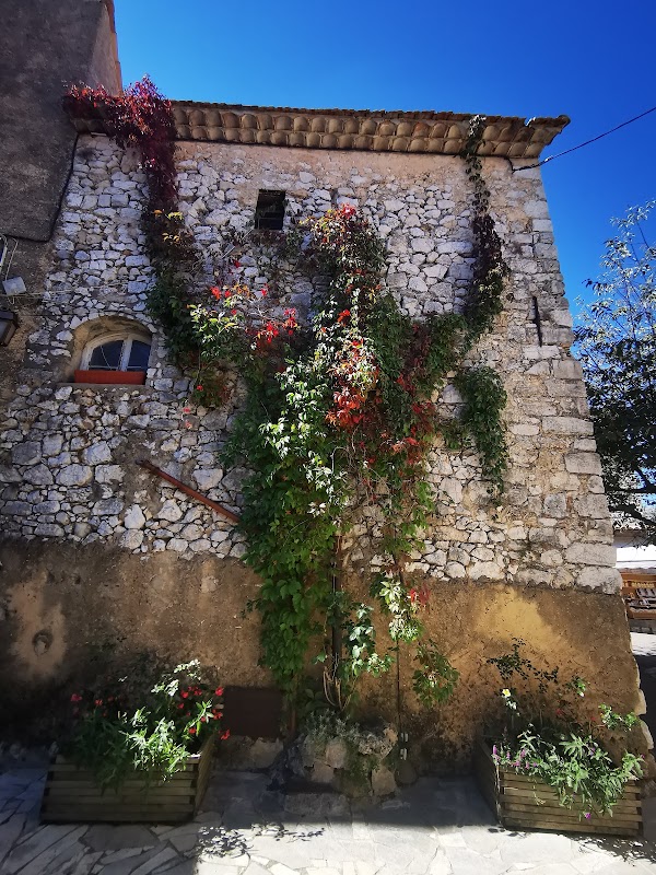 Gourdon 5