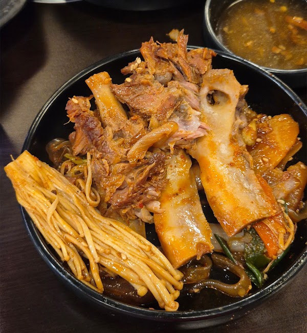 돕감자탕 전문점 3