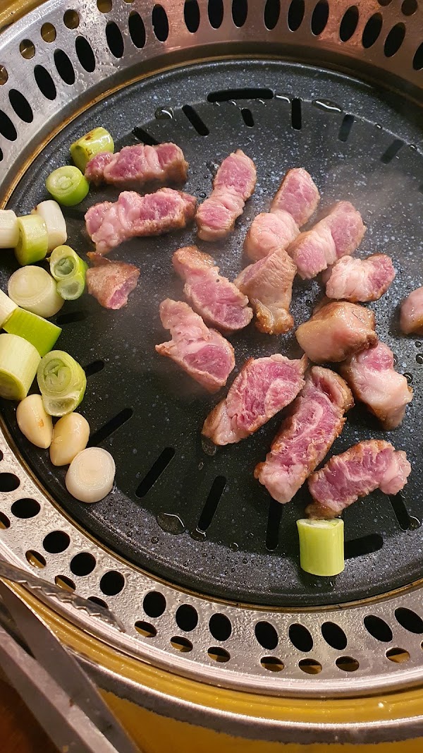 Pig Restaurant 2 5