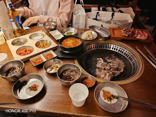 Pig Restaurant 2 3