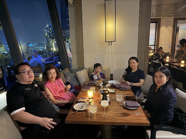 Spectrum Lounge & Bar 5