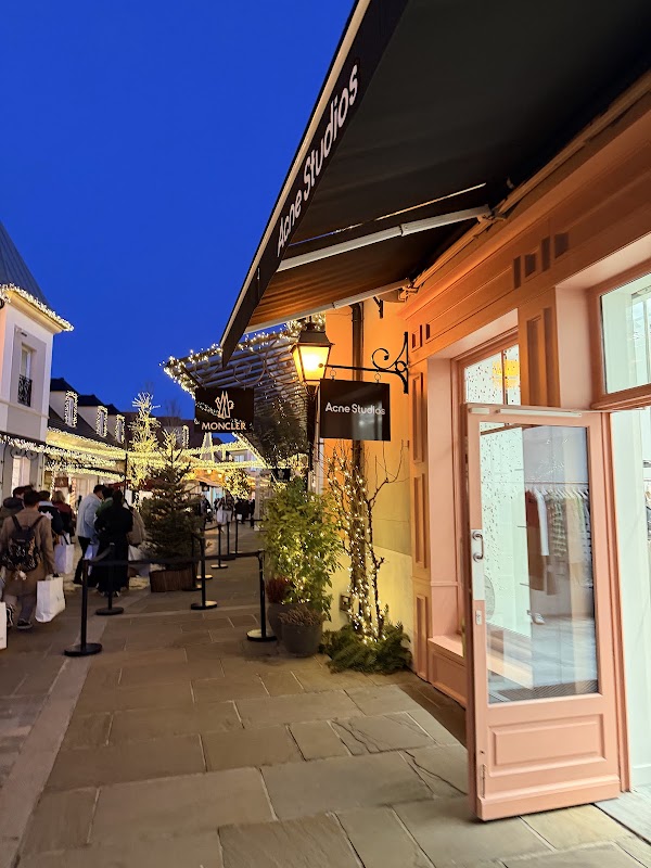 Acne Studios La Vallée Village Outlet 1