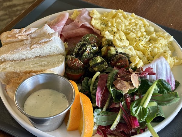 Bariluz Coffee & Bakery Cafe 3