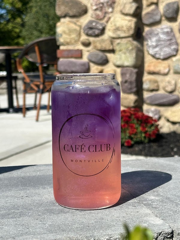 Cafe Club Montville 3