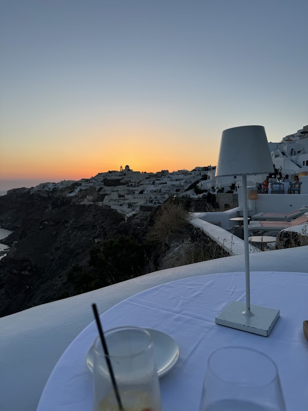 Therasia Restaurant 3