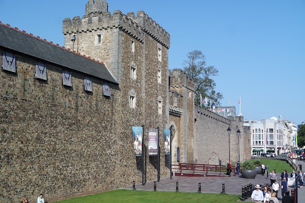 Cardiff Castle 4