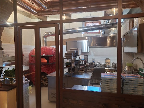 Lieviti Pizzeria-Beer-Italian food
