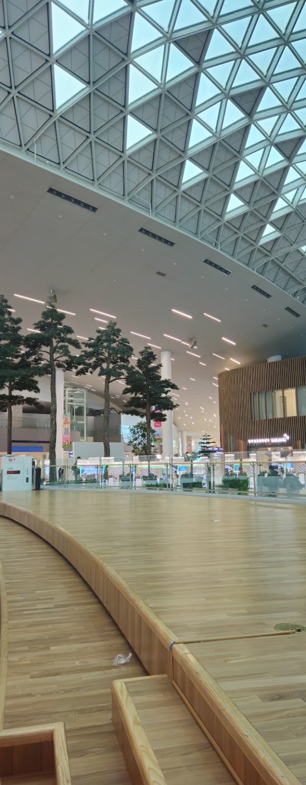 Woori Bank Incheon Airport Terminal 2 4