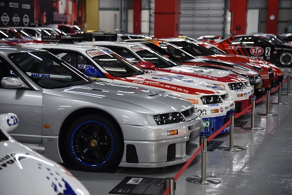 Nissan Heritage Collection 3