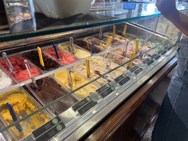 Papagiorgis Patiserie-Gelateria 3