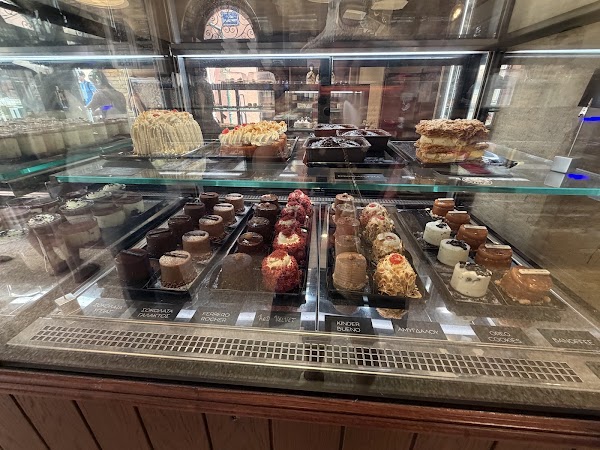 Papagiorgis Patiserie-Gelateria 2