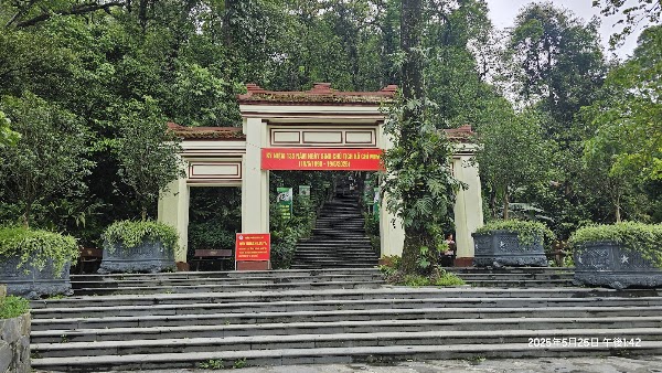 Uncle Ho Temple 3