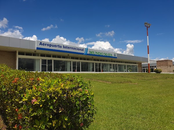 Aeropuerto Internacional Mundo Maya 4