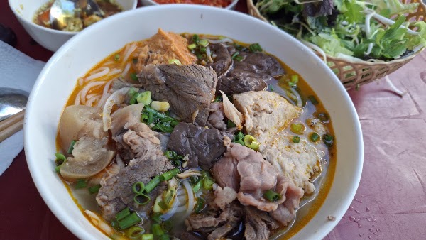 Bún bò Huế O Mai 5