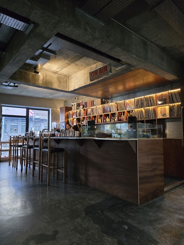 Kool Kongsi Vinyl Cocktail Bar 4