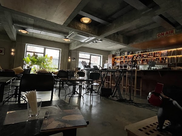 Kool Kongsi Vinyl Cocktail Bar 2