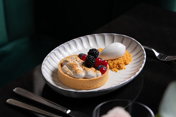 Glasswing Bar & Bistro 5