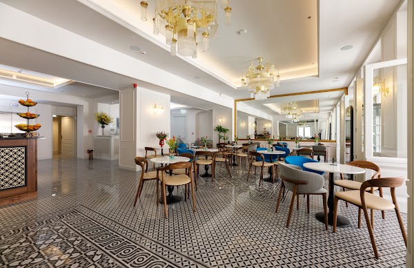 Kavana Central Restaurant