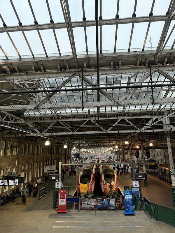 Edinburgh Waverley Train Station 4