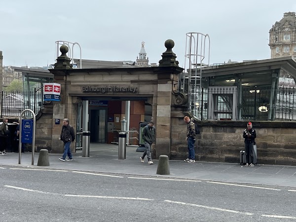Edinburgh Waverley Train Station 2