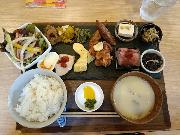 Cafe Dining Sera 4