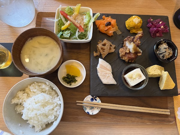 Cafe Dining Sera 3
