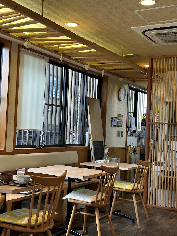 Cafe Dining Sera 2