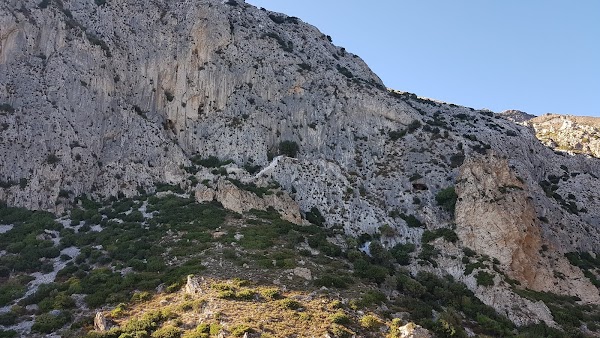Pythagoras Cave 4