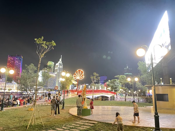 Thu Thiem Tunnel Embankment Park 4