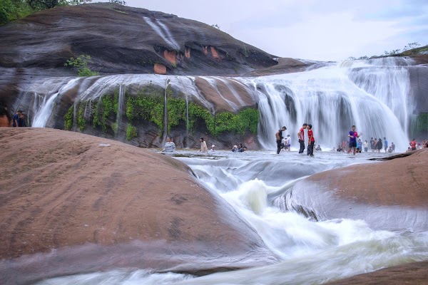 Tham Phra Waterfall