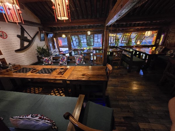 Yunnan Cafe' Bar 4