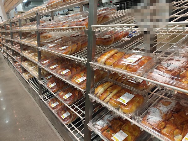 TRADERS WHOLESALE CLUB 4