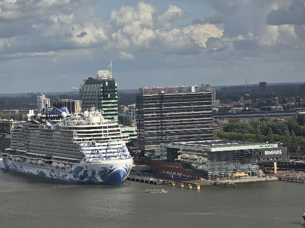 Madam Amsterdam 3