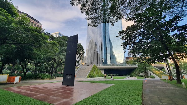 Ayala Triangle Gardens 5