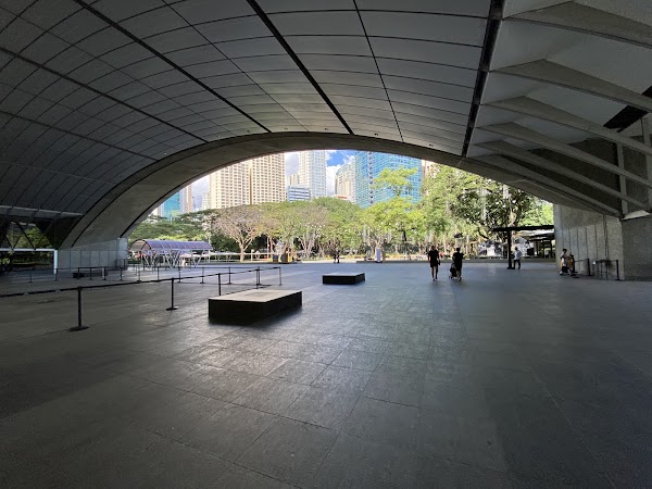 Ayala Triangle Gardens 4