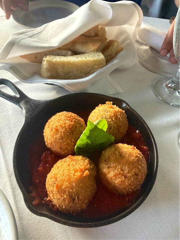 Mimmo's 4