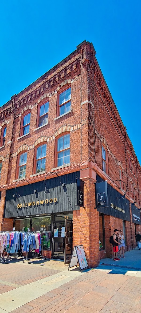 Lemonwood Collingwood 4