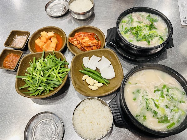 수변최고돼지국밥 본점 3