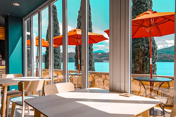 AMAAMA BAR&CAFE LOUNGE 1