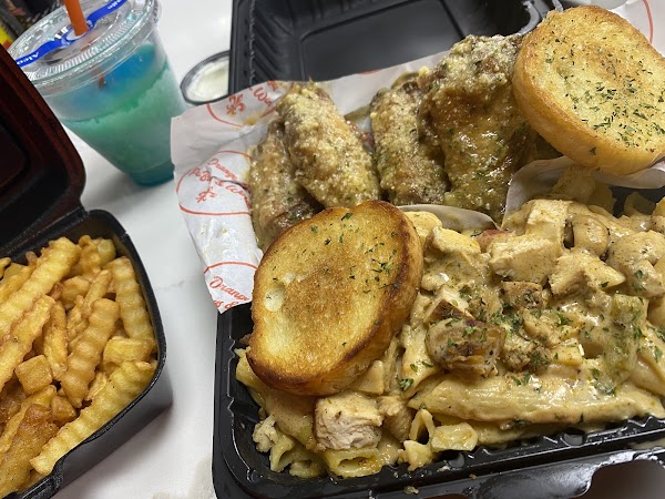 Orange Lee’s PoBoys & Wings 3