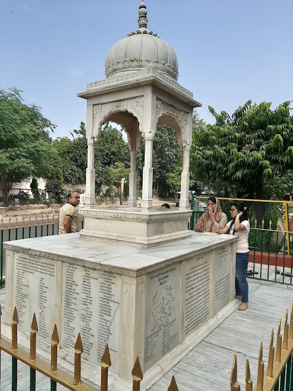 Ram Niwas Garden 2