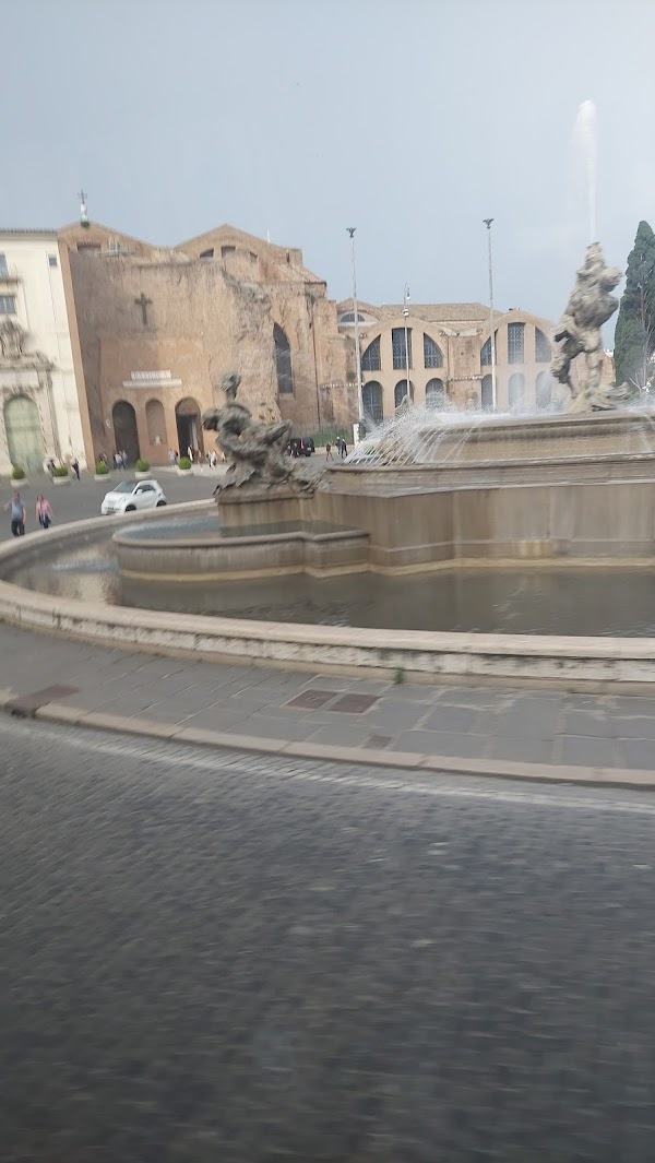 Fountain of Moses 4