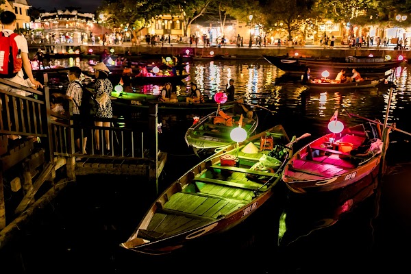 Hoai river boat